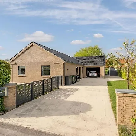 Villa Modern For Families